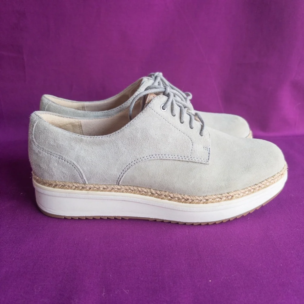 Clarks Artisan Suede Oxford Shoes Light Blue Gray Women Size 6.5